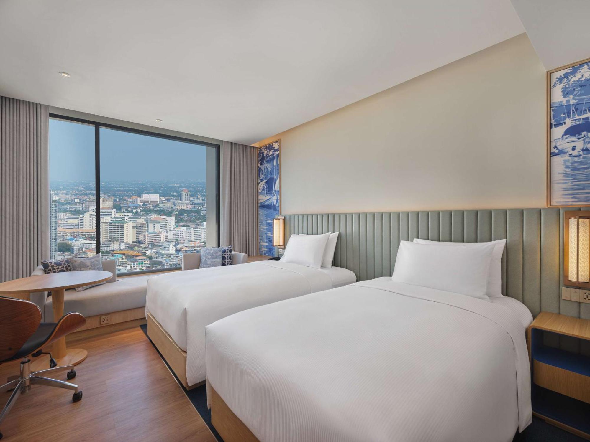 Hilton Garden Inn Bangkok Riverside Extérieur photo