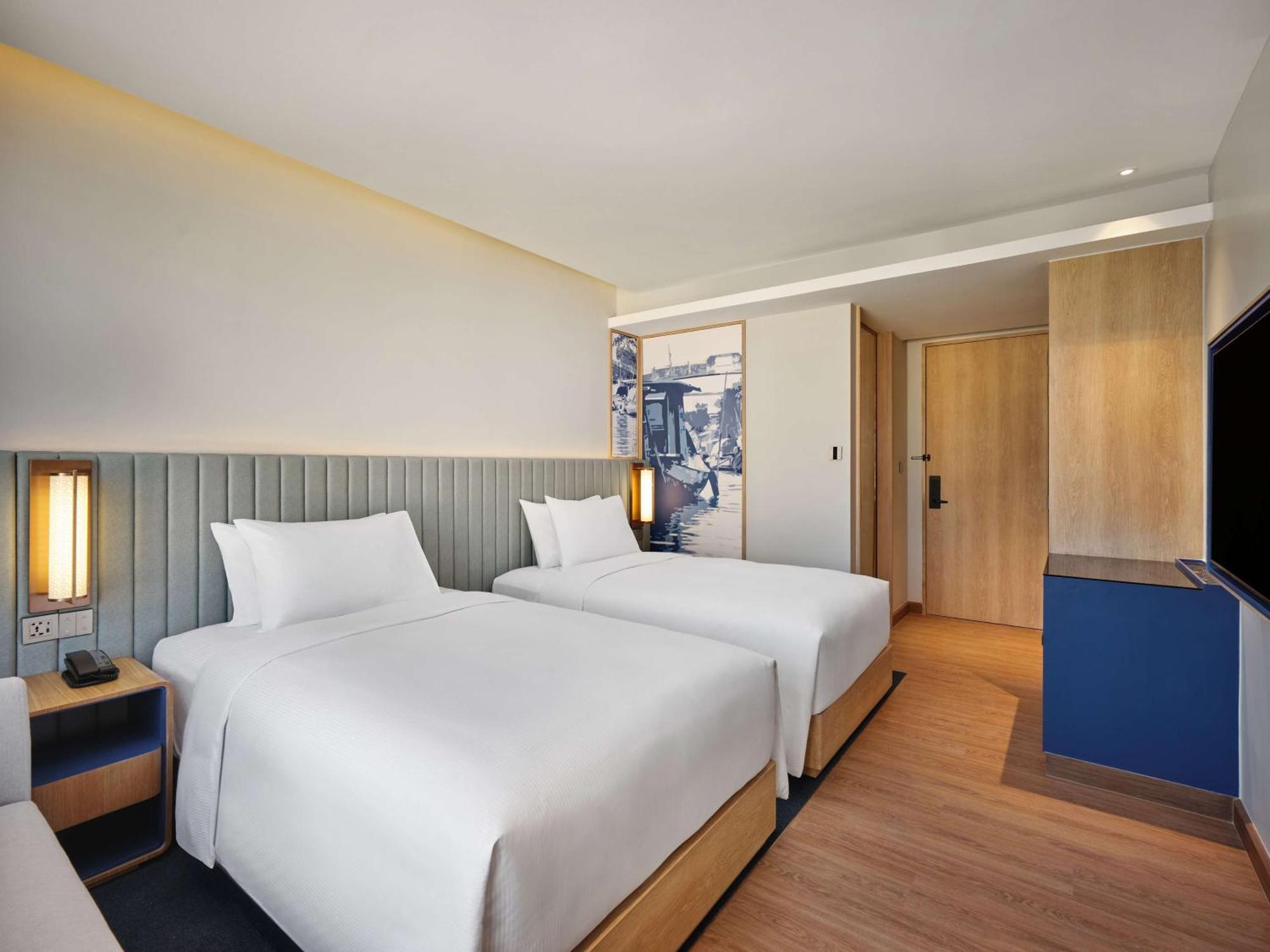 Hilton Garden Inn Bangkok Riverside Extérieur photo
